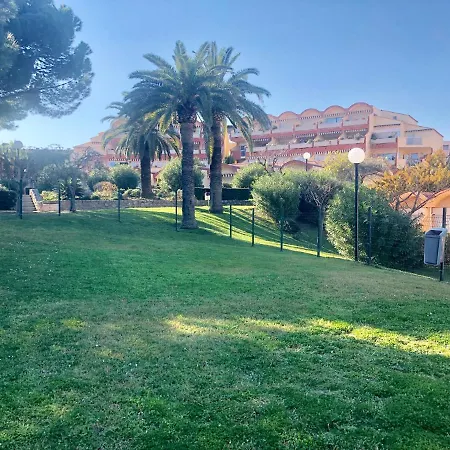 Grand 2 Pièces Dans Une Splendide Résidence Apartamento Antibes