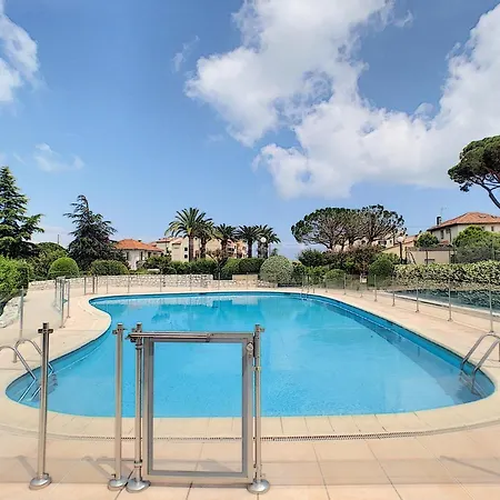 Grand 2 Pièces Dans Une Splendide Résidence * Antibes