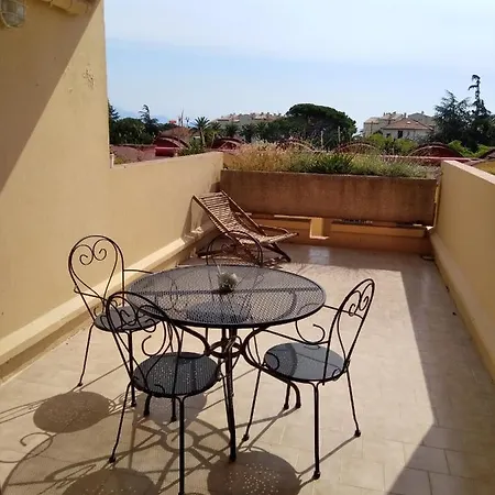 Grand 2 Pièces Dans Une Splendide Résidence Antibes